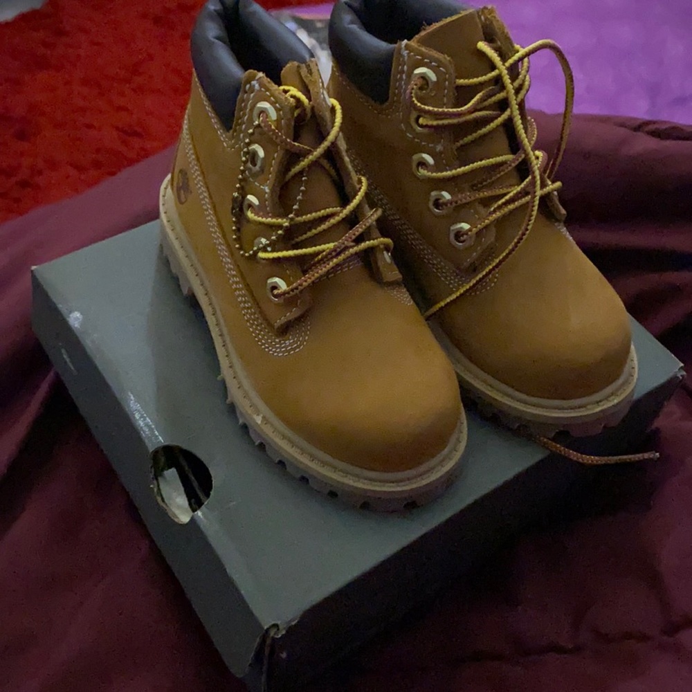 Timberland SIZE: 6.5 toddler